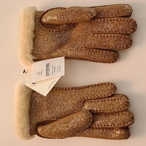 NWT UGG shearling gloves size S